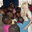 Леди Гага прилетела в Африку пропагандировать программу ООН 