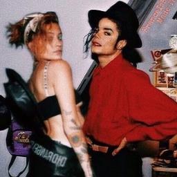 Мадонна и дочь Майкла Джексона опубликовали к его дню рождения редкие фото