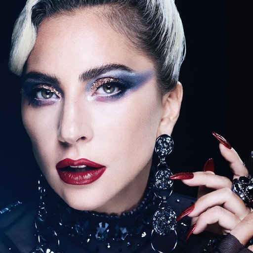 Lady Gaga в рекламе косметики FAME 2020 03
