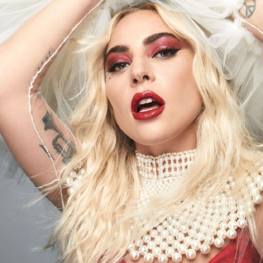 Lady Gaga в рекламе косметики FAME 2020 05