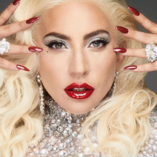 Lady Gaga в рекламе косметики FAME 2020 14