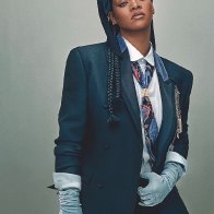 Рианна в фотосессии для Vogue UK 2020 01