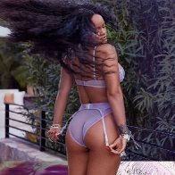 Rihanna с продукцией SavageXFenty 2020 03