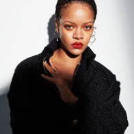 Rihanna в сете для HARPERS BAZAAR. 2020 03