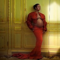 Беременная Rihanna в журнале Vogue. 2022. 03