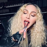 Мадонна записывает новый ремикс Frozen. 25.04.2022. 05