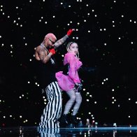 Мадонна и Malum на концерте Медельине 2.04.2022. 02
