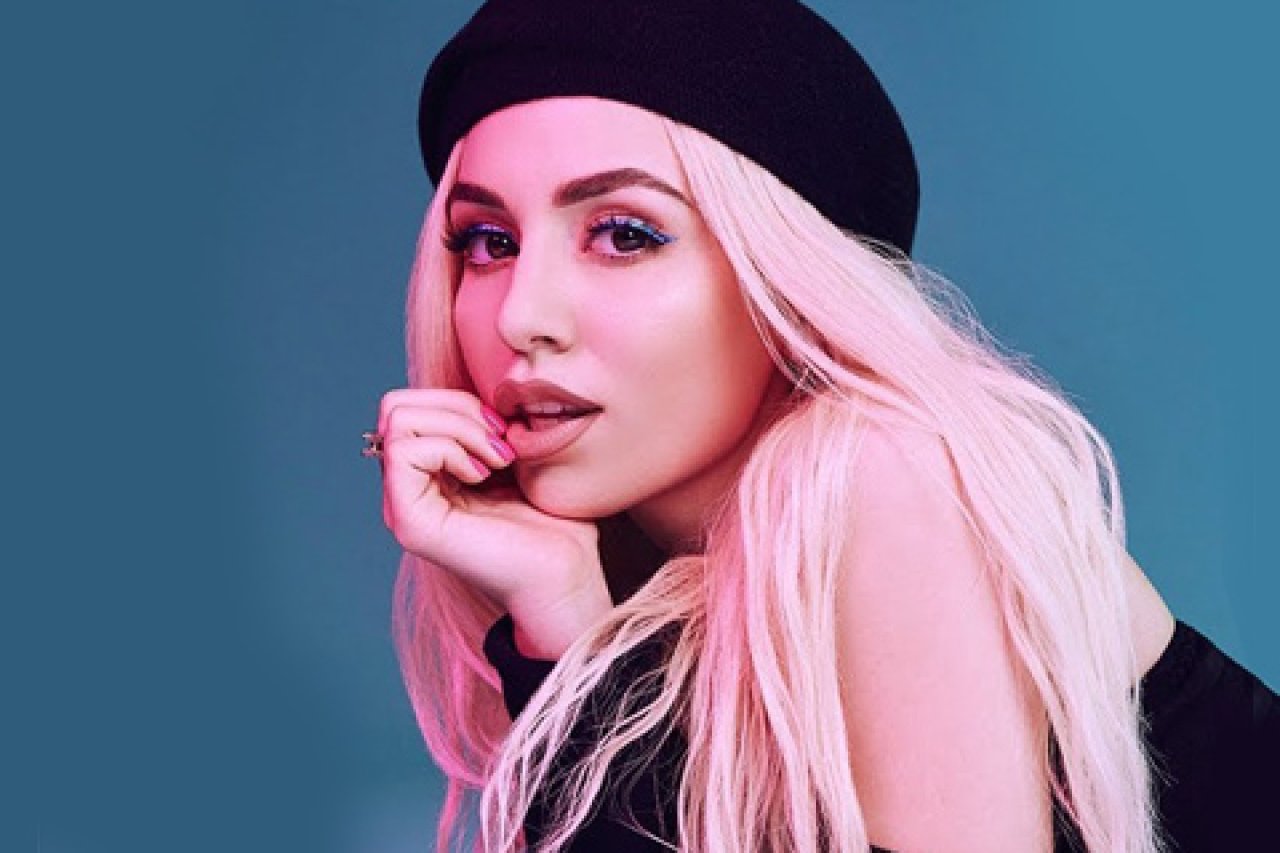 Naked ava max NAKED