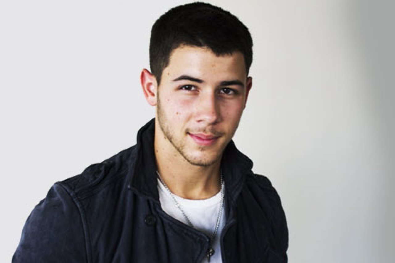 Nik Dzhonas Ishet Lyubov Na Sushe I Na More Nick Jonas Show Biz By