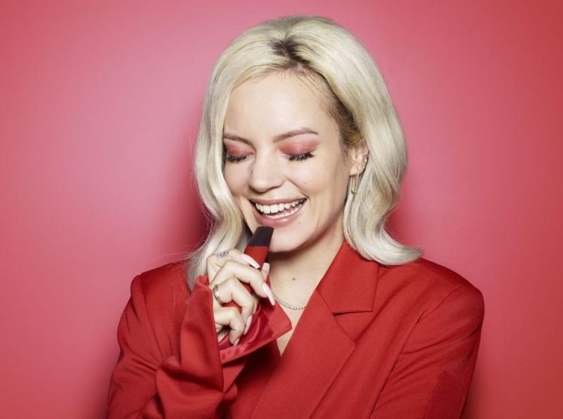 Lily Allen Vype b.jpg