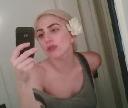 Леди Гага показалась без макияжа 