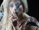 Леди Гага закурила на сцене косячок 