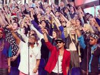 Феноменальный кавер на трек &laquo;Uptown Funk&raquo; изготовлен из 280 кинофрагментов 