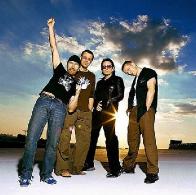 Музыканты из &laquo;U2&raquo; будут производить гитары 