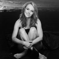 В композиции &laquo;Новая Земля&raquo; Альбина Джанабаева подняла вопросы общечеловеческого масштаба