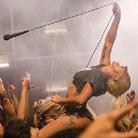 Леди Гага в клипе &laquo;Perfect Illusion&raquo; посетила призрачную вечеринку