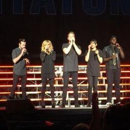 Альбом «Christmas» группы «Pentatonix» возглавил рождественский хит-парад 