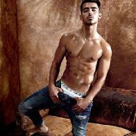 Джо Джонас представит коллекцию мужского белья для бренда &laquo;Guess&raquo;