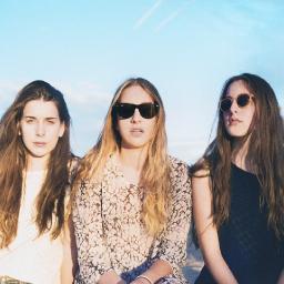 Сестры Haim издают второй студийный альбом