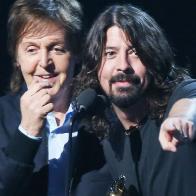 В новом альбоме &laquo;Foo Fighters&raquo; Маккартни сыграет на барабанах