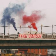 Участниц &laquo;Pussy Riot&raquo; задержали и отпустили