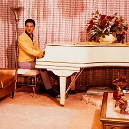 Белый рояль Элвиса Пресли выставлен на продажу