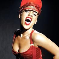 Pink сняла политический клип &laquo;про нас&raquo;