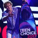 Луи Томлинсон стал героем «Teen Choice-2017»