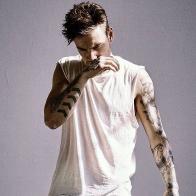 Лиам Пэйн поэтически спел про грязное бельё