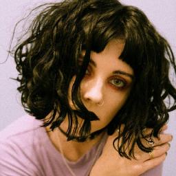 «Pale Waves» спели про грустный Новый год