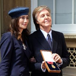 Королева наградила Пола Маккартни «Орденом Кавалеров чести»