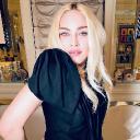 Мадонна встречает свои 63 года как чудо пластики и Фотошопа