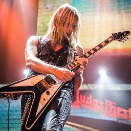 Гитарист «Judas Priest» попал в операционную прямо со сцены