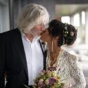 «Я счастлив, что наконец попал в надежные руки» – Роджер Уотерс женился в пятый раз