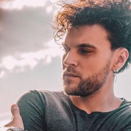 Юзари записал англоязычный альбом &laquo;Say WOW&raquo;