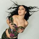 Альбом &laquo;Brat&raquo; превращает Charli XCX в антизвезду