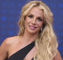 Бритни Спирс будет добровольно лечиться о зависимостей