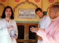 В Москве совершен кришнаитский обряд в память о Джордже Харрисоне 