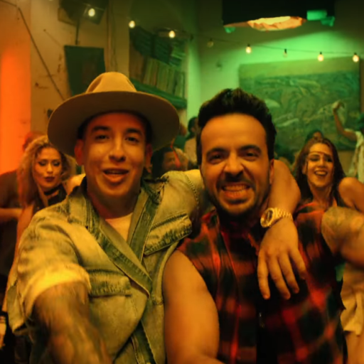 Luis-Fonsi-Despacito--10