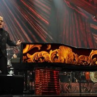 elton-john-vegas-02