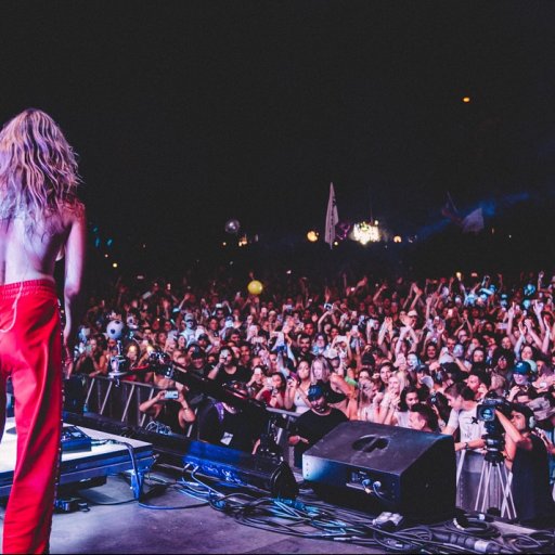 tove-lo-2017-tour-show-biz.by-02