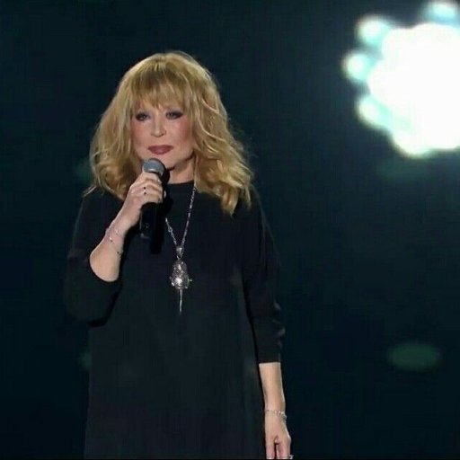 alla-pugacheva-2016-gold-grammy-show-biz.by-04