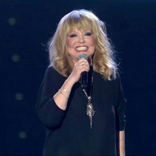 alla-pugacheva-2016-gold-grammy-show-biz.by-05