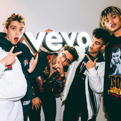 PRETTYMUCH-2018-10000hours-14