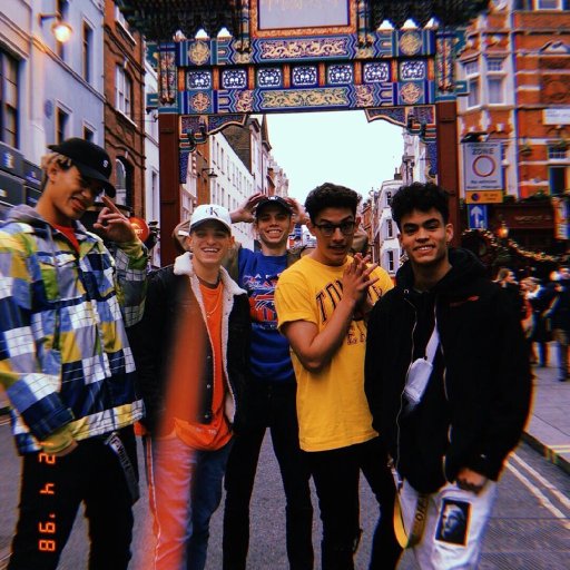 PRETTYMUCH-2018-10000hours-18