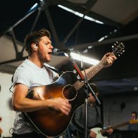 niall-horan-2018-show-biz.by-11