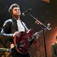 niall-horan-2018-show-biz.by-02