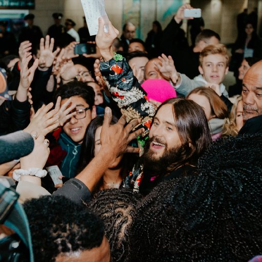 Jared-Leto-hitchhiking-2018-show-biz.by-06