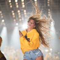 beyonce-2018-coachella-show-biz.by-02