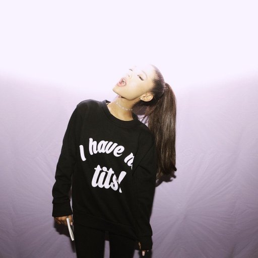 Ariana-Grande-2015-18